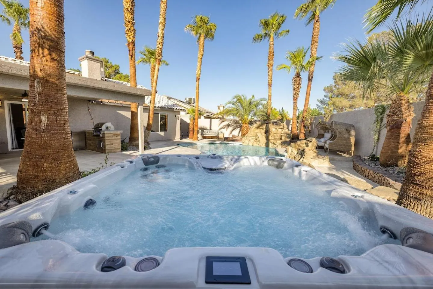 Oasis In The Desert W Heated Pool Fully Renovated Las Vegas
