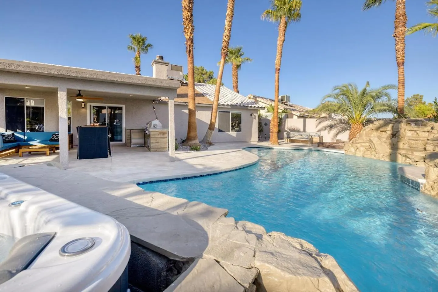 Oasis In The Desert W Heated Pool Fully Renovated Las Vegas